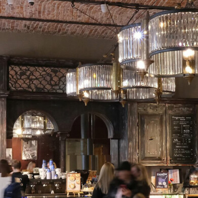 ARCHITEKTURA, WNĘTRZA, DESIGN Architektura i wnętrza kawiarni Green Caffè Nero przy Brackiej w Krakowie