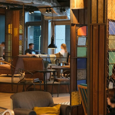ARCHITEKTURA, WNĘTRZA, DESIGN Architektura i wnętrza – Green Caffè Nero przy Konstruktorskiej w Warszawie