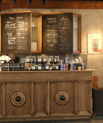 Kreatywne studio architektury – lada barowa w kawiarni Green Caffè Nero