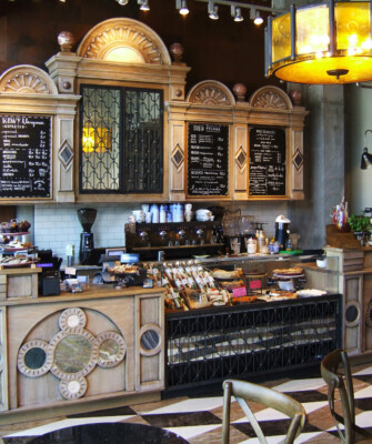 Kreatywne studio architektury – lada barowa kawiarni Green Caffè Nero w biurowcu Ethos w Warszawie