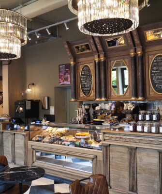 Unikatowy design kawiarni Green Caffè Nero na Karmelickiej w Krakowie