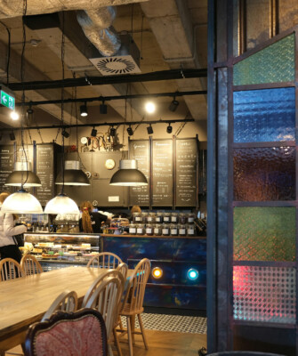 Projektujemy kawiarnie, restauracje – architektura i wnętrza Green Caffè Nero na Konstruktorskiej