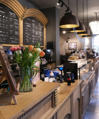 Projektujemy kawiarnie, restauracje – architektura i wnętrza Green Caffè Nero na rogu Krupniczej i Szujskiego