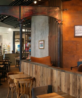Projektujemy lokale gastronomiczne – wystrój kawiarni Green Caffè Nero, Młociny