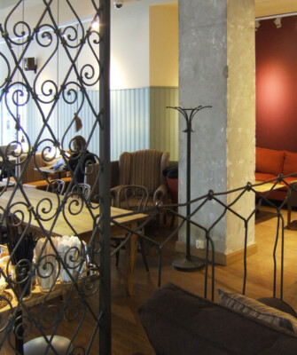 Projektujemy kawiarnie, restauracje – architektura i wnętrza Green Caffè Nero przy Rzymowskiego w Warszawie